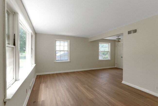 Building Photo - Charming 2BR House in Saint Louis