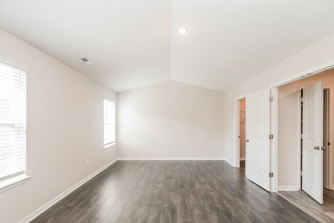 Building Photo - 674 River Dell Townes Ave