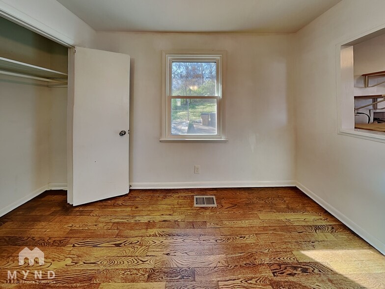 Building Photo - 1317 Davidson St