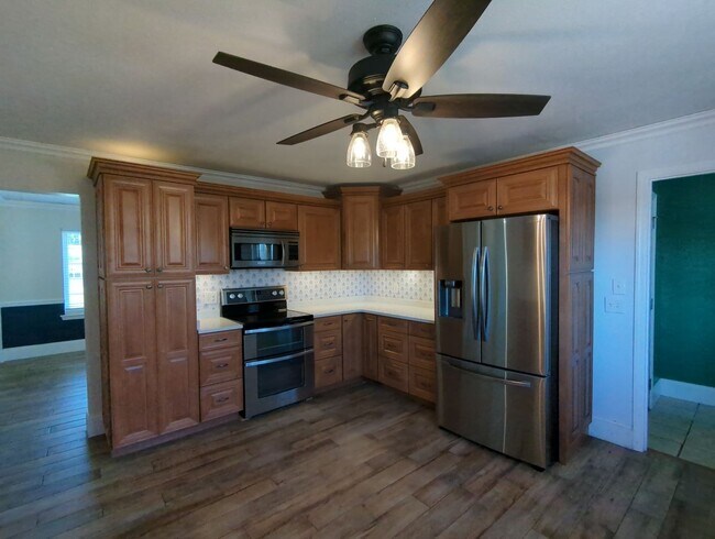 Building Photo - 513 Woodcroft Dr