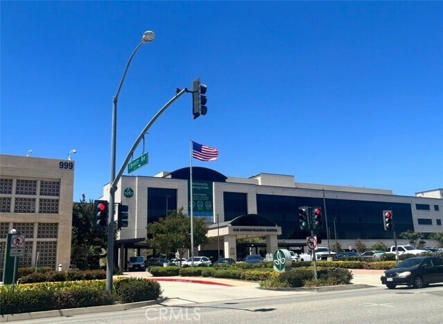 Building Photo - 650 N 3rd Ave