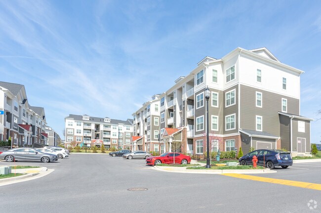 Building Photo - Elms Shannons Glen