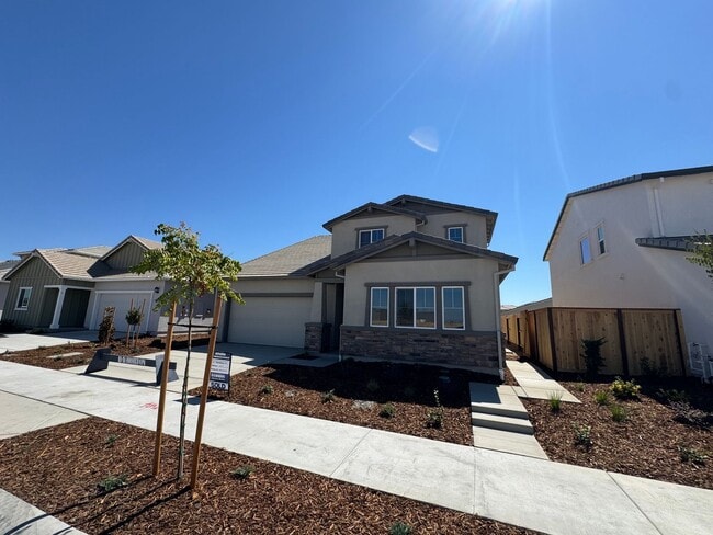Primary Photo - ***BRAND NEW*** MULTI-GENERATIONAL FRIENDL...