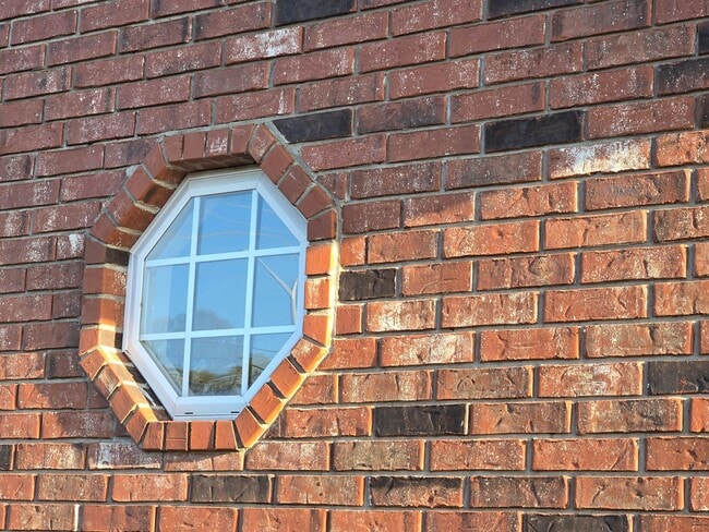 Building Photo - Capri Townhomes