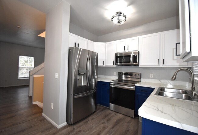 Building Photo - 44725 Ellery Ln