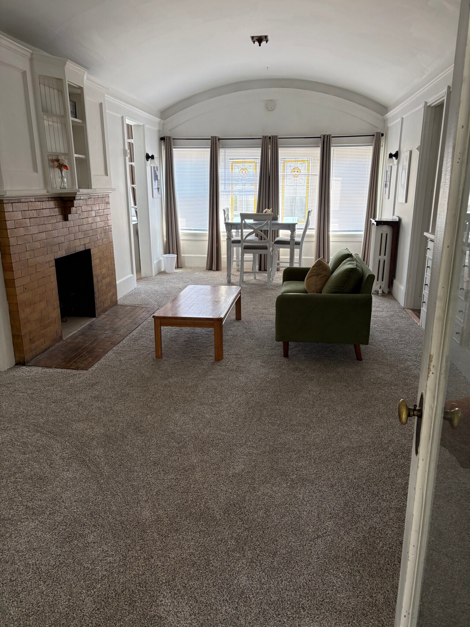 Building Photo - 589 E Losey St