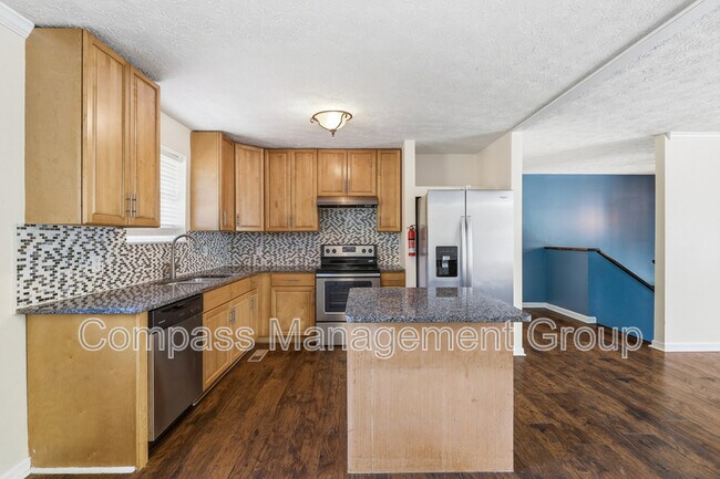 Building Photo - 1690 River Bend Rd