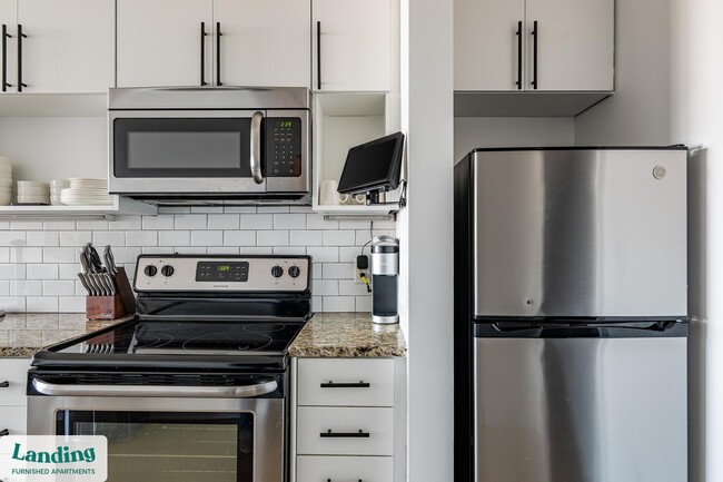 Building Photo - 933 McGee St