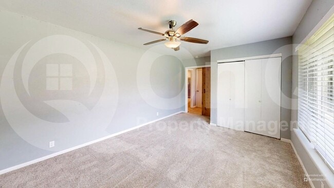 Building Photo - 1511 University Dr