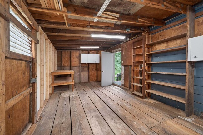 Building Photo - 2 Bedroom Home Backing to Fallen Leaf Park & Trail System in Camas Community
