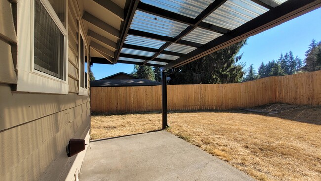 Backyard Covered Patio - 1311 Glen Mary Dr SE