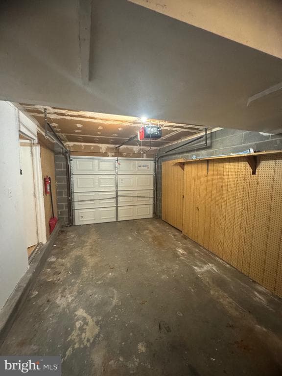 Building Photo - 7940 Covington Ave