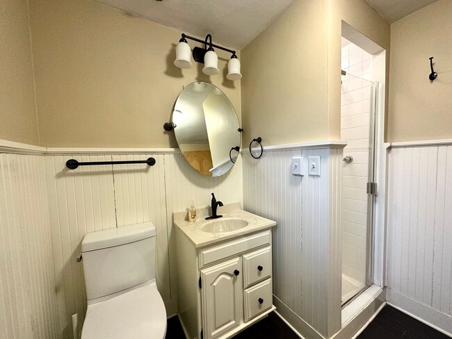 Building Photo - AVAILABLE Aug. 1 - 4 BEDROOM 3 BATHROOM - GORGEOUS LAKE VIEWS