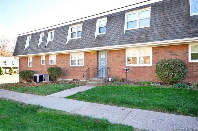 Building Photo - 338 Dunfey Ln