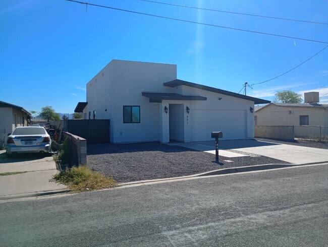 Building Photo - North D St