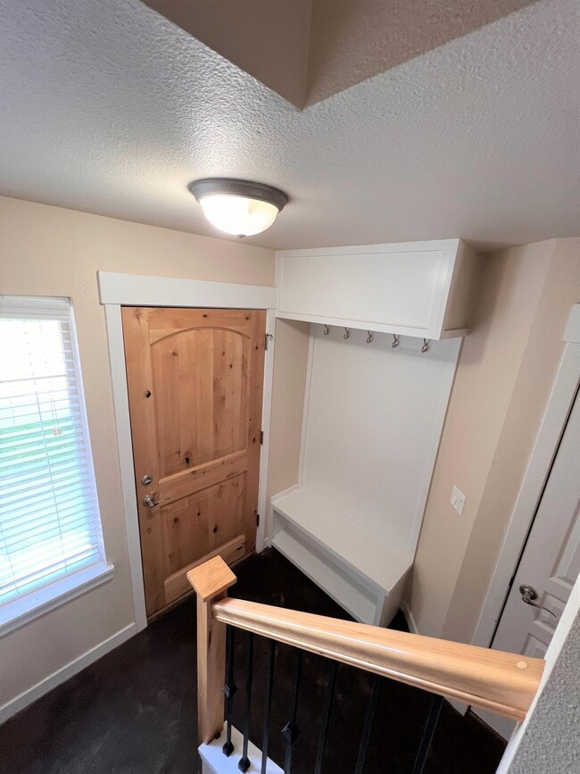 Building Photo - 8834 W Pine Valley Ln