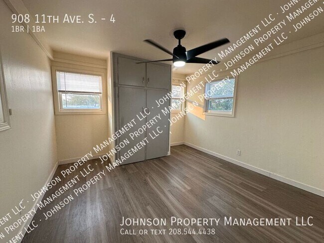 Building Photo - 908 11th Ave S