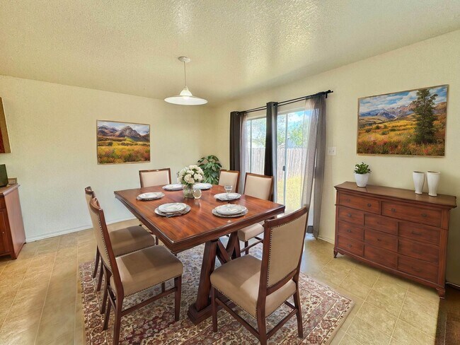 Building Photo - *COMING SOON*  Beautifully Designed Two-Story Home with Loft and Garden Tub!