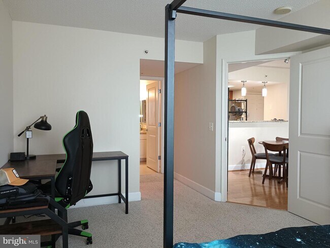 Building Photo - 11800 Sunset Hills Rd