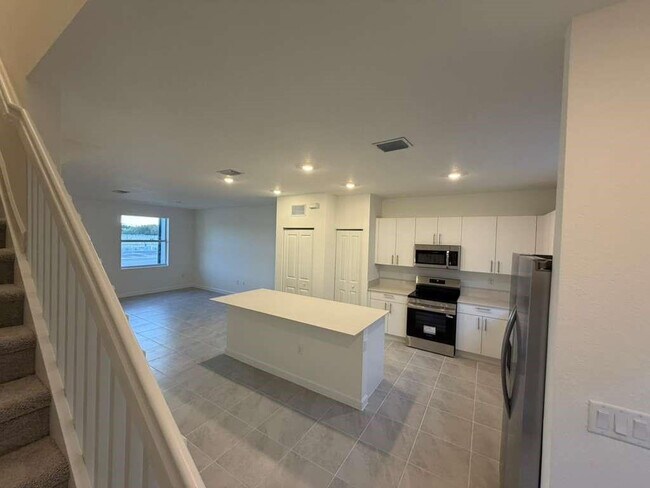 Building Photo - 1136 Ter