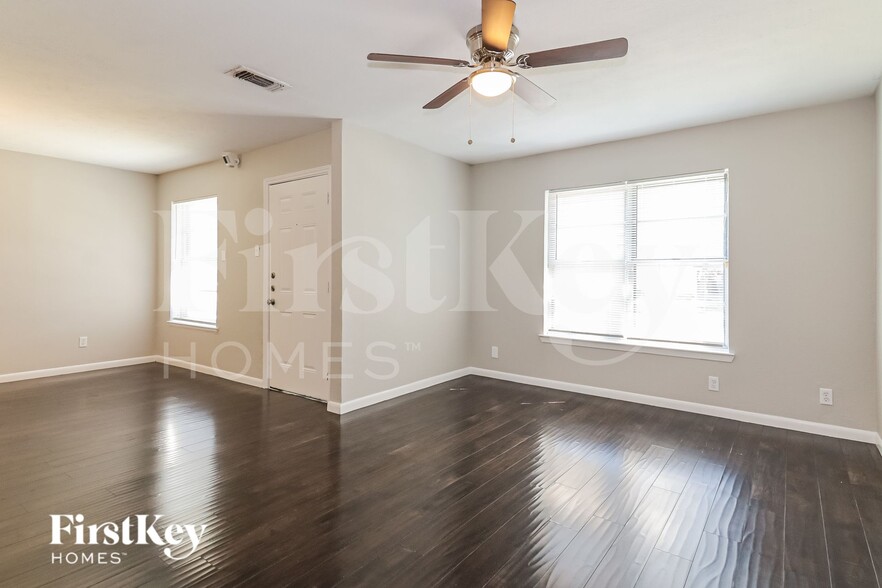 Building Photo - 1421 Belmont St