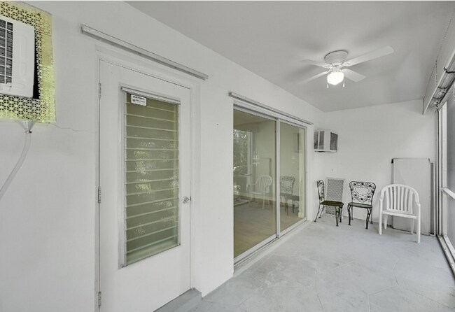 Building Photo - 2115 NE 42nd Ct