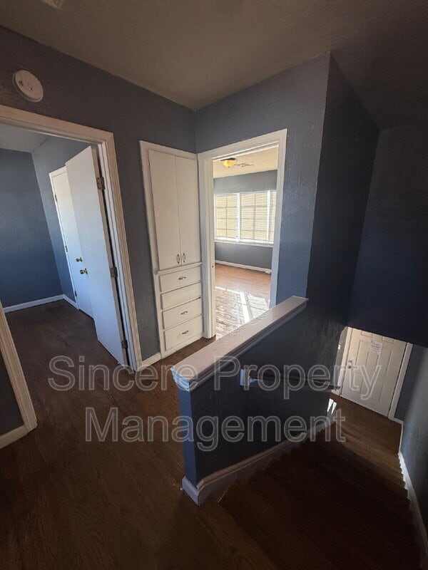 Building Photo - 1931 NE 25th St