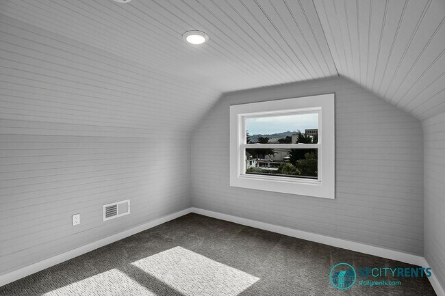 Building Photo - Sunnyside: Newly Renovated Single Family H...