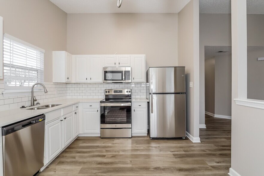 Building Photo - 4905 Aldersbrook Dr