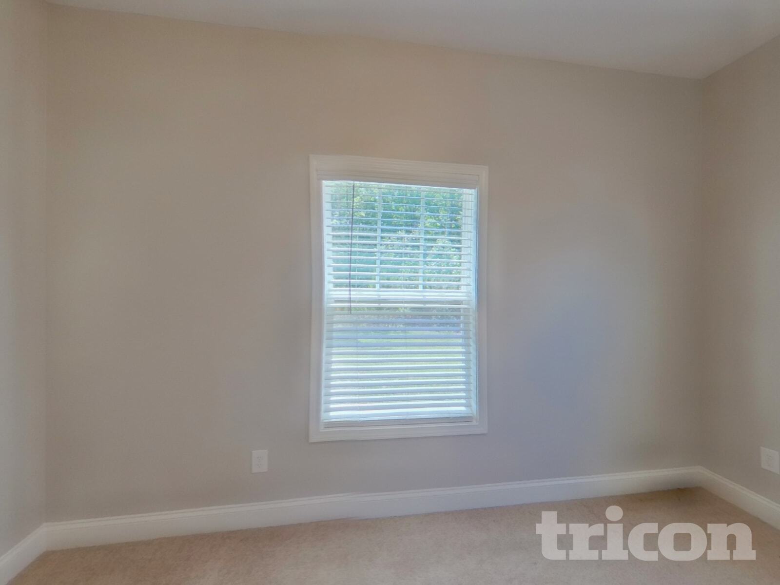 Building Photo - 563 Roseridge Dr