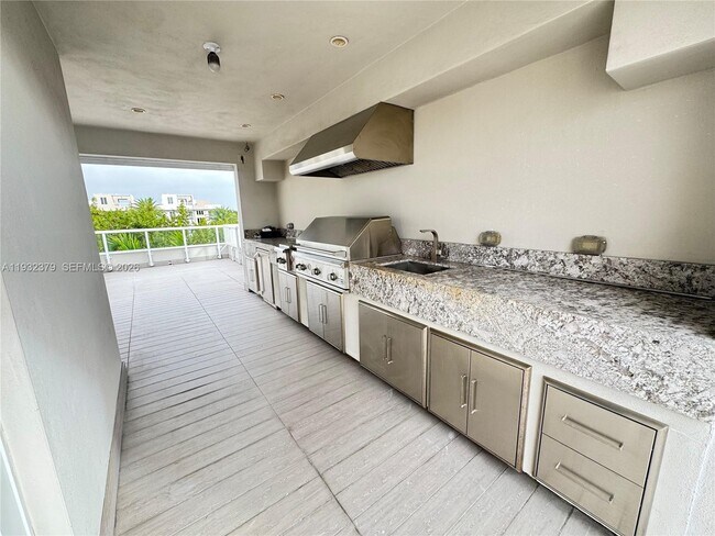 Building Photo - 10550 NW 65th Ln