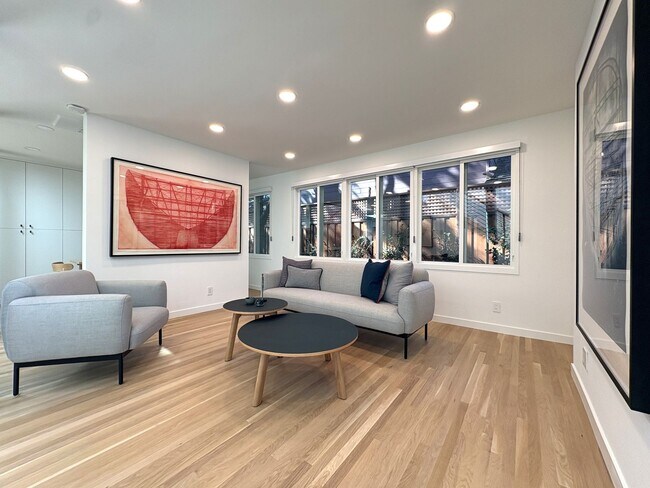 Building Photo - Modern Home availalble for lease in Menlo ...