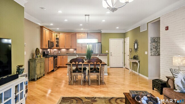 Building Photo - 203 Center Meadow Ln