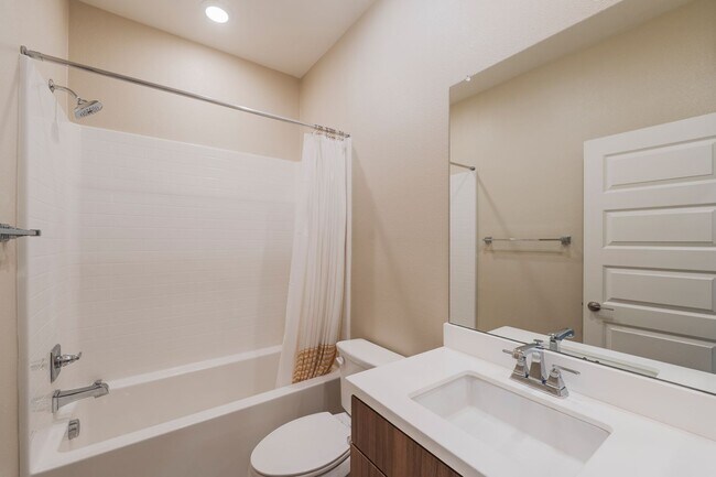 Building Photo - Newer townhome rental located in the gated One Seven Eight community!