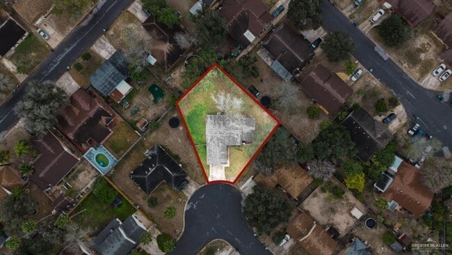 Building Photo - 25 Falcon Ave