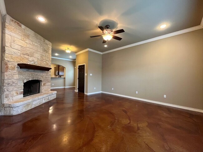 Building Photo - 4 Bedroom Single Family Home:  Available Now!