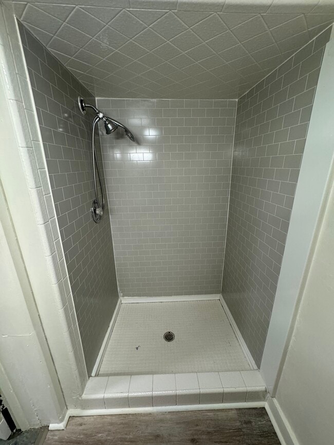 Building Photo - 654 1/2 N 100 E