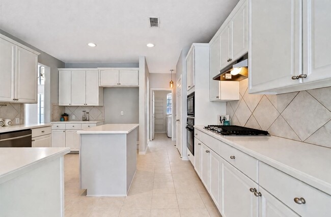 Building Photo - 30 Taupewood Pl