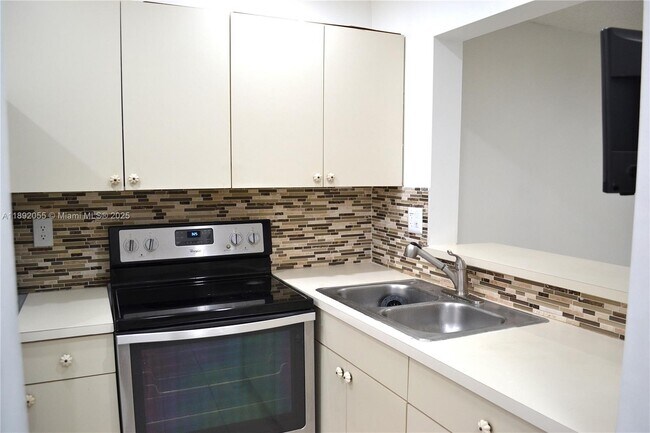 Building Photo - 6475 SW 129th Pl