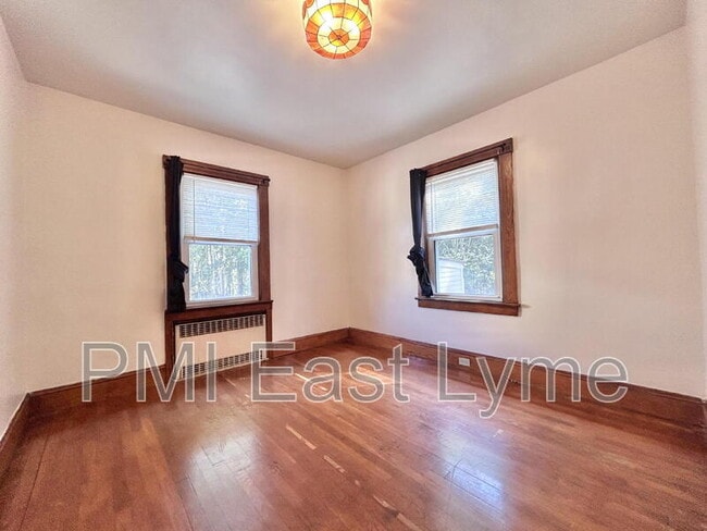 Building Photo - 261 Boswell Ave