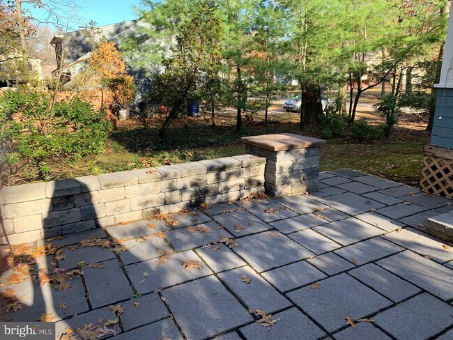 Building Photo - 20 Oakley Dr