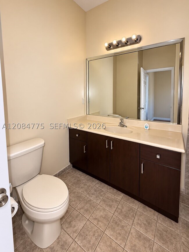 Building Photo - 2303 Clipper Pl