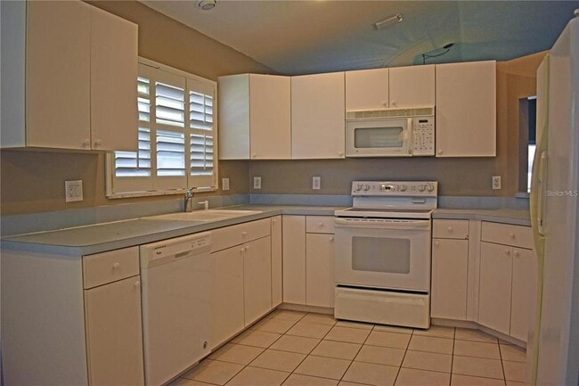 Building Photo - 14499 Tamarind Loop