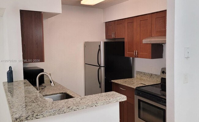 Building Photo - 2926 S University Dr