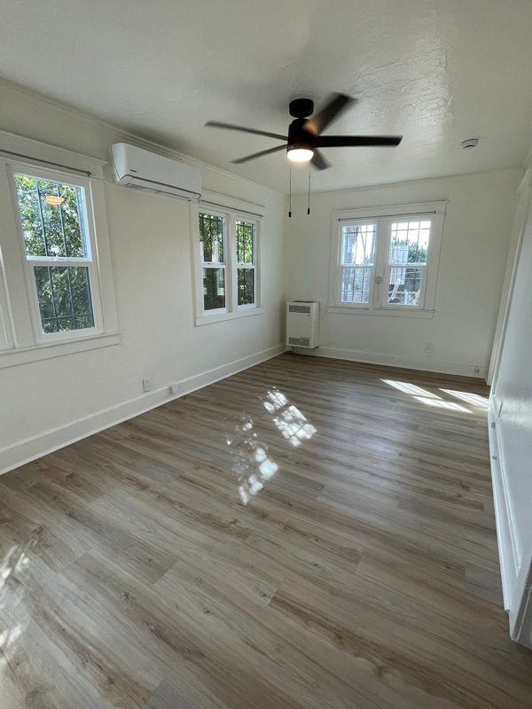 Building Photo - 515 N Burlington Ave