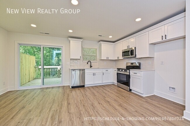 Building Photo - 580 Pleasant Ave