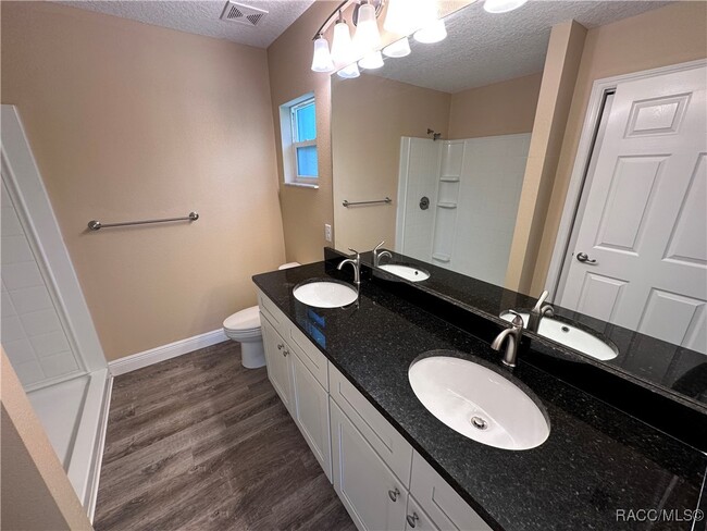 Building Photo - 9149 N Saponaria Dr
