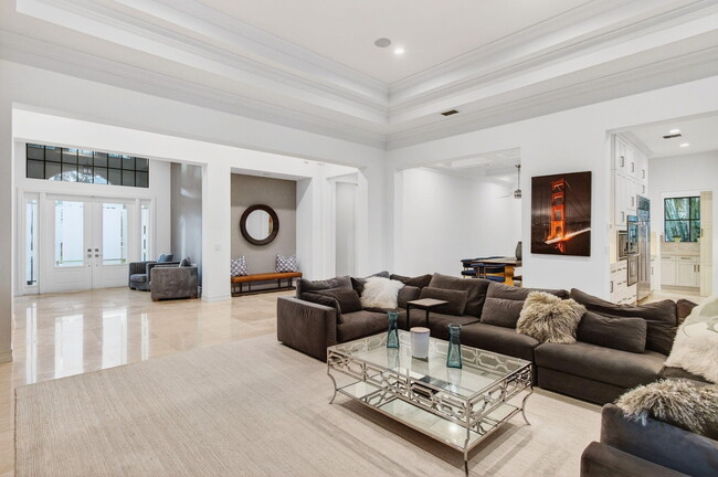 Building Photo - 17662 Cadena Dr