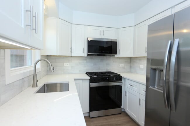 Building Photo - 151 E Palatine Rd