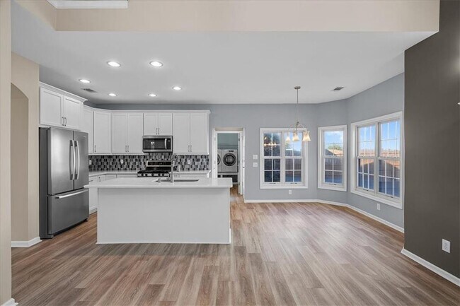 Building Photo - 1100 Olde Roswell Grove
